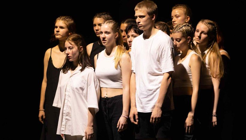 Ana Romih z mladimi na Slovaško